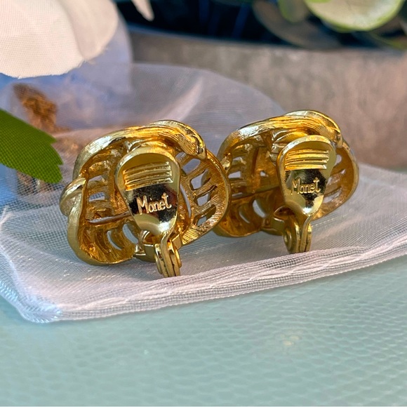 Vintage 18k Yellow Gold Plated Monet Clip on Earrings - Picture 2 of 2